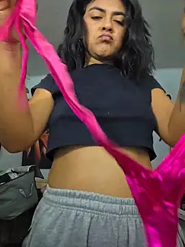 Hannah-grace online show from 11/28/25, 10:29