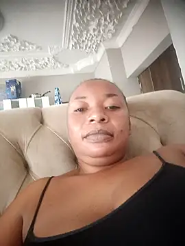 Snapshot of Candylious87 chatting on 12/20/25, 01:40 Candylious87 online show from 12/20/25, 01:40