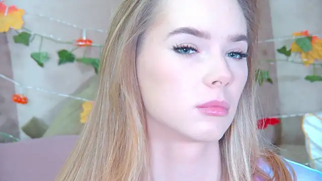 Snapshot of GentleRossi chatting on 10/28/25, 03:04 GentleRossi online show from 10/28/25, 03:04