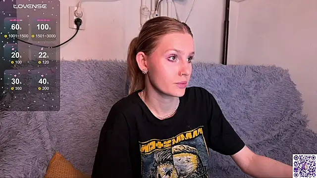 Chanel Gill online show from 10/23/25, 11:03