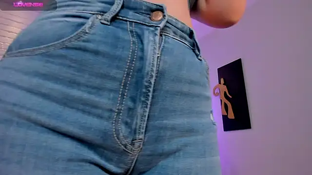 Snapshot of JennaOlsonX chatting on 01/26/25, 04:51 JennaOlsonX online show from 01/26/25, 04:51