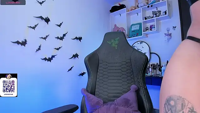 damnliciousss online show from 12/01/25, 12:26