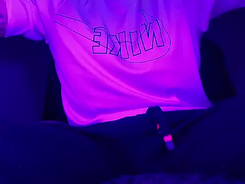 Snapshot of xxxtreme_master7 chatting on 02/14/26, 12:51 xxxtreme master7 online show from 02/14/26, 12:51