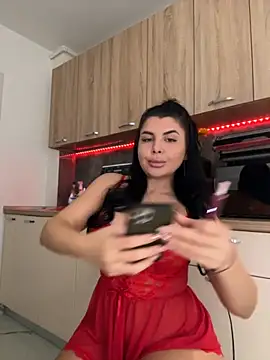 Snapshot of Scarlett-Dream chatting on 11/11/25, 08:36 Scarlett-Dream online show from 11/11/25, 08:36