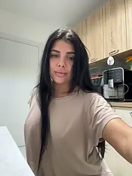 Snapshot of Scarlett-Dream chatting on 05/15/26, 05:36 Scarlett-Dream online show from 05/15/26, 05:36