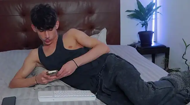 Snapshot of DanielCrush1 chatting on 02/22/25, 06:52 DanielCrush1 online show from 02/22/25, 06:52