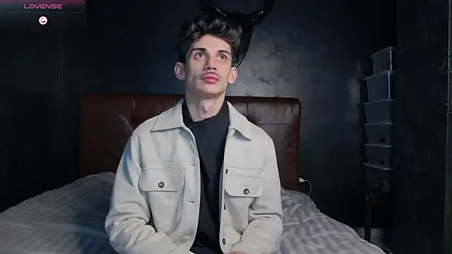 Snapshot of DanielCrush1 chatting on 01/06/26, 07:06 DanielCrush1 online show from 01/06/26, 07:06