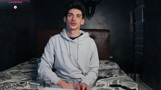 Snapshot of DanielCrush1 chatting on 02/17/26, 07:27 DanielCrush1 online show from 02/17/26, 07:27