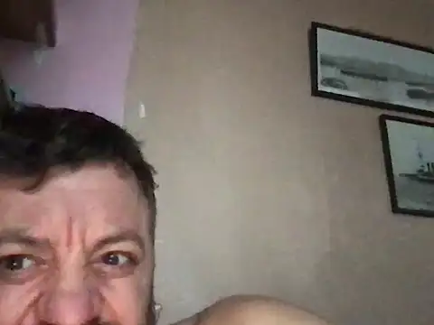 Snapshot of on-off-ffun chatting on 12/21/25, 10:55 on-off-ffun online show from 12/21/25, 10:55