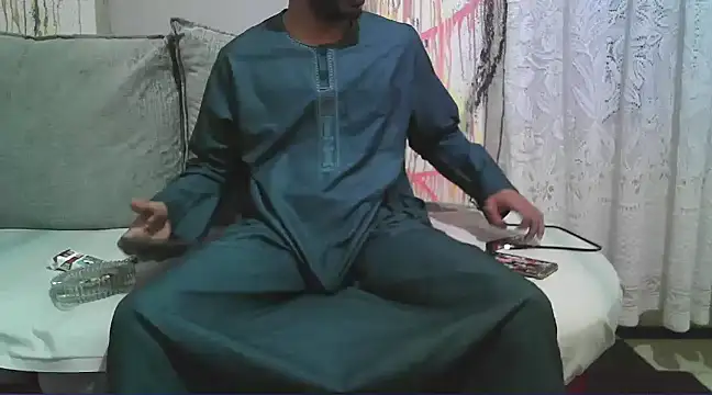 Snapshot of foxsanSs chatting on 01/05/25, 04:04 foxsanSs online show from 01/05/25, 04:04