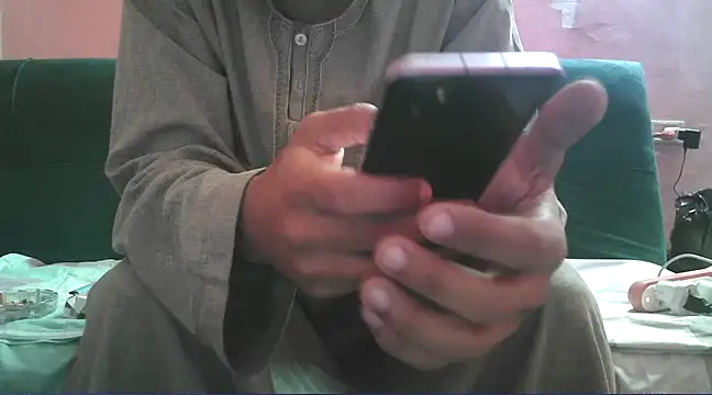 Snapshot of foxsanSs chatting on 02/25/25, 08:36 foxsanSs online show from 02/25/25, 08:36