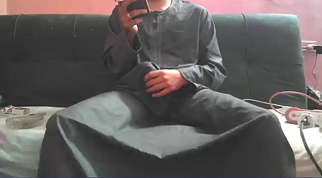 Snapshot of foxsanSs chatting on 02/27/25, 05:34 foxsanSs online show from 02/27/25, 05:34