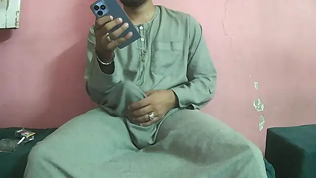 Snapshot of foxsanSs chatting on 09/08/25, 06:40 foxsanSs online show from 09/08/25, 06:40