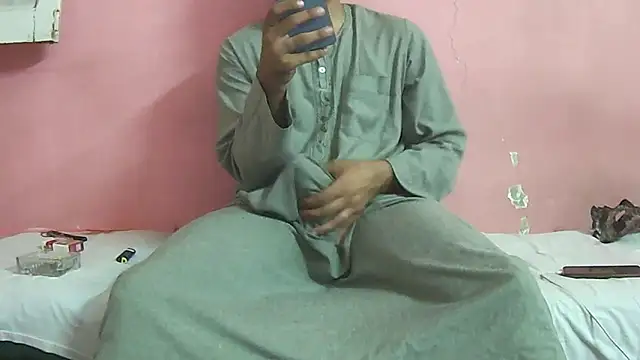 Snapshot of foxsanSs chatting on 09/14/25, 11:48 foxsanSs online show from 09/14/25, 11:48