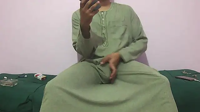 Snapshot of foxsanSs chatting on 09/16/25, 07:04 foxsanSs online show from 09/16/25, 07:04