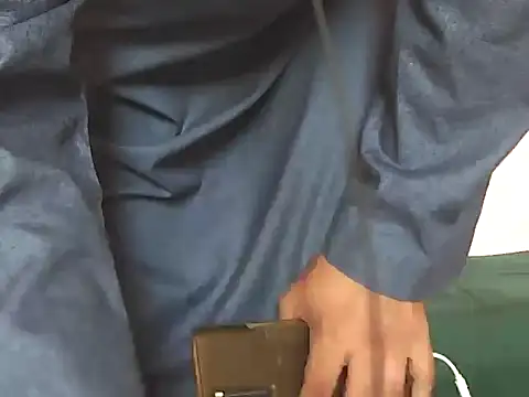 Snapshot of foxsanSs chatting on 09/28/25, 09:25 foxsanSs online show from 09/28/25, 09:25