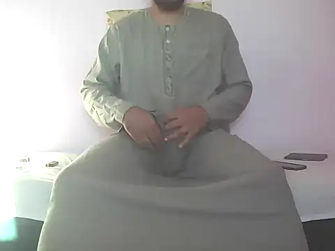 Snapshot of foxsanSs chatting on 10/18/25, 05:21 foxsanSs online show from 10/18/25, 05:21