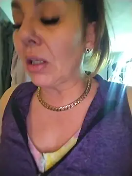 Snapshot of Myrnasexxx chatting on 06/15/26, 02:03 Myrnasexxx online show from 06/15/26, 02:03