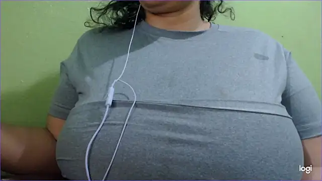 Snapshot of Kosem4 chatting on 02/27/25, 09:32 Kosem4 online show from 02/27/25, 09:32