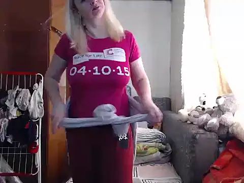 Snapshot of BustyBlond chatting on 02/12/25, 06:51 BustyBlond online show from 02/12/25, 06:51