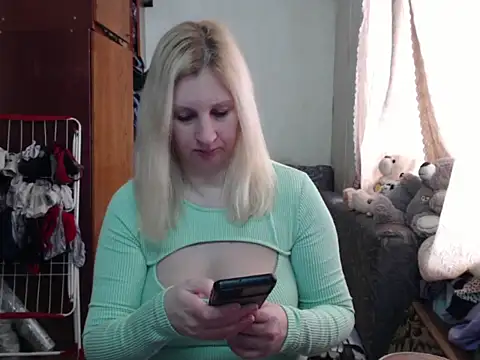Snapshot of BustyBlond chatting on 02/15/25, 09:38 BustyBlond online show from 02/15/25, 09:38