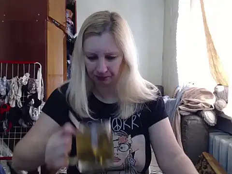 Snapshot of BustyBlond chatting on 02/22/25, 07:01 BustyBlond online show from 02/22/25, 07:01