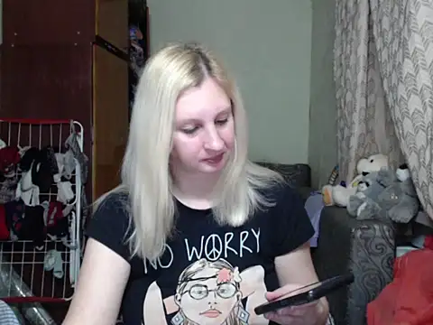 Snapshot of BustyBlond chatting on 02/27/25, 05:04 BustyBlond online show from 02/27/25, 05:04