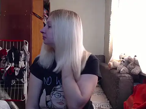 Snapshot of BustyBlond chatting on 02/28/25, 05:26 BustyBlond online show from 02/28/25, 05:26