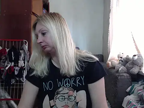 Snapshot of BustyBlond chatting on 02/28/25, 09:15 BustyBlond online show from 02/28/25, 09:15