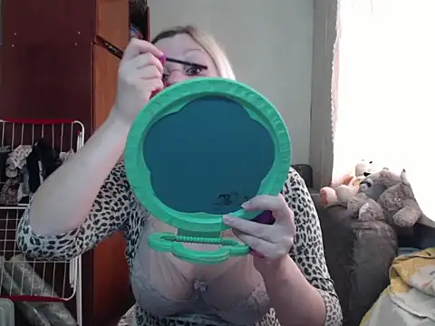 Snapshot of BustyBlond chatting on 03/02/25, 06:48 BustyBlond online show from 03/02/25, 06:48