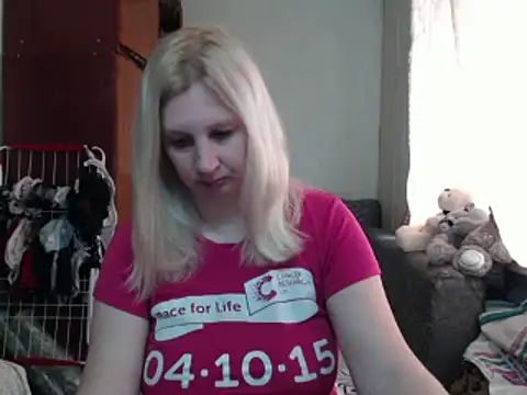 Snapshot of BustyBlond chatting on 03/04/25, 10:02 BustyBlond online show from 03/04/25, 10:02