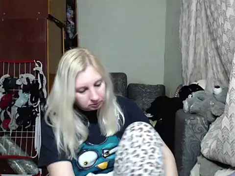 Snapshot of BustyBlond chatting on 03/11/25, 06:10 BustyBlond online show from 03/11/25, 06:10