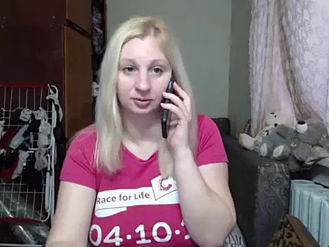 Snapshot of BustyBlond chatting on 03/12/25, 03:40 BustyBlond online show from 03/12/25, 03:40