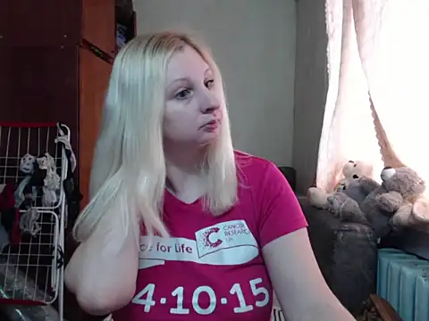 Snapshot of BustyBlond chatting on 03/13/25, 11:08 BustyBlond online show from 03/13/25, 11:08
