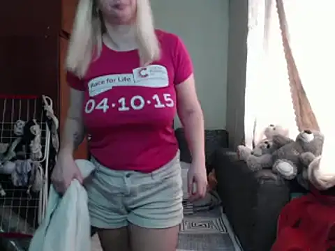 Snapshot of BustyBlond chatting on 03/15/25, 09:09 BustyBlond online show from 03/15/25, 09:09