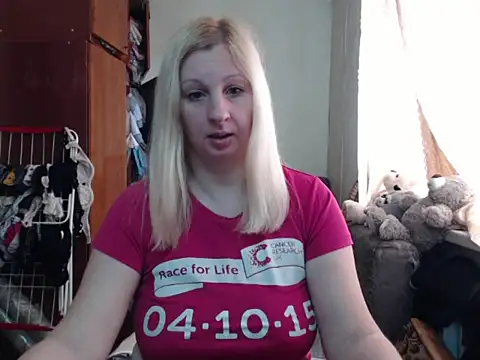Snapshot of BustyBlond chatting on 03/17/25, 09:12 BustyBlond online show from 03/17/25, 09:12