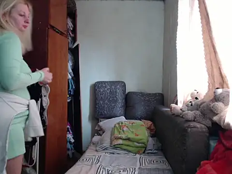 Snapshot of BustyBlond chatting on 03/18/25, 09:09 BustyBlond online show from 03/18/25, 09:09