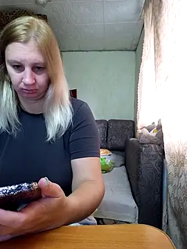 Snapshot of BustyBlond chatting on 10/10/25, 01:10 BustyBlond online show from 10/10/25, 01:10