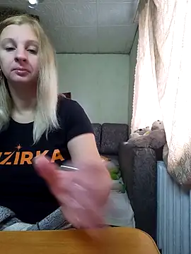 Snapshot of BustyBlond chatting on 10/17/25, 05:54 BustyBlond online show from 10/17/25, 05:54