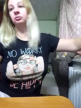 Snapshot of BustyBlond chatting on 10/31/25, 04:57 BustyBlond online show from 10/31/25, 04:57