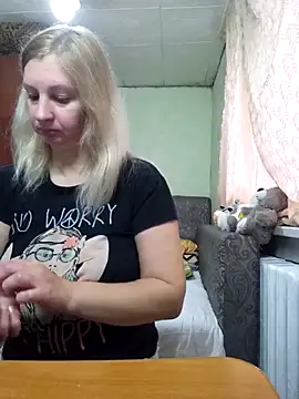 Snapshot of BustyBlond chatting on 11/11/25, 06:02 BustyBlond online show from 11/11/25, 06:02