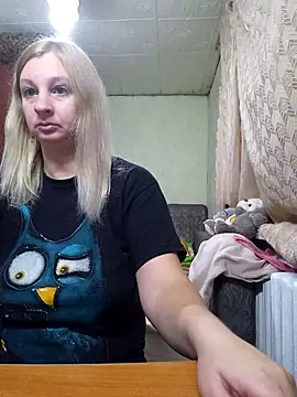 Snapshot of BustyBlond chatting on 11/12/25, 05:13 BustyBlond online show from 11/12/25, 05:13