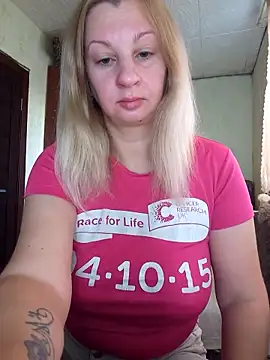 Snapshot of BustyBlond chatting on 11/14/25, 05:06 BustyBlond online show from 11/14/25, 05:06