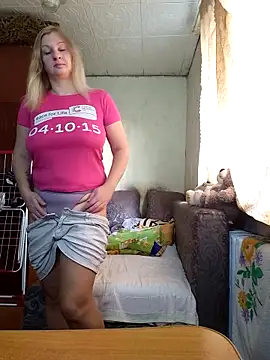 Snapshot of BustyBlond chatting on 11/15/25, 06:22 BustyBlond online show from 11/15/25, 06:22