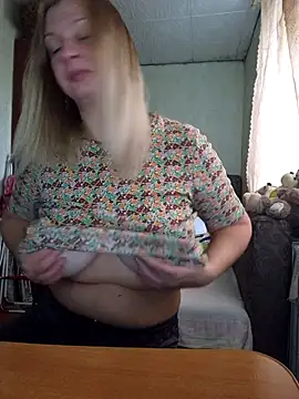 Snapshot of BustyBlond chatting on 11/21/25, 06:45 BustyBlond online show from 11/21/25, 06:45