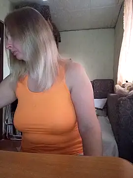 Snapshot of BustyBlond chatting on 11/22/25, 05:17 BustyBlond online show from 11/22/25, 05:17