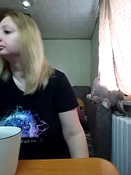 Snapshot of BustyBlond chatting on 04/19/26, 04:01 BustyBlond online show from 04/19/26, 04:01