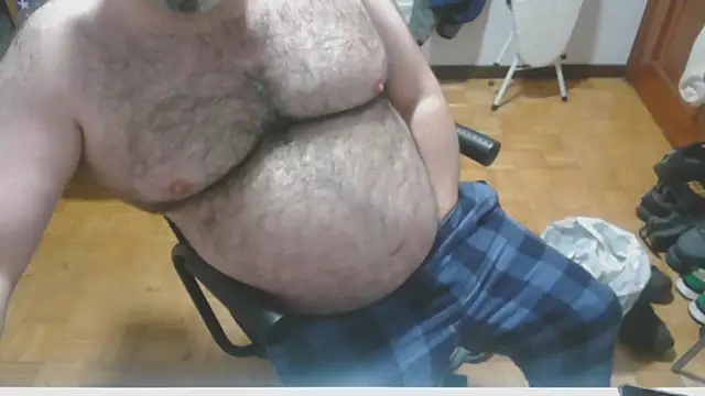 mikeyhotbear online show from 12/19/24, 06:23