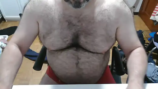 Snapshot of mikeyhotbear chatting on 06/30/26, 03:51 mikeyhotbear online show from 06/30/26, 03:51