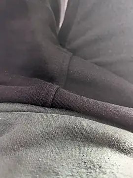 Snapshot of Elixire1 chatting on 12/20/25, 01:29 Elixire1 online show from 12/20/25, 01:29